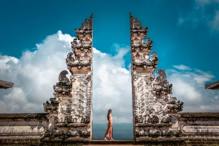 The Gate of Heaven and Swing Bali Tour
