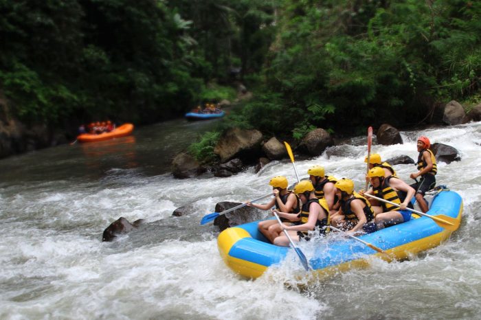 River Rafting and Rice Terrace Swing Tour