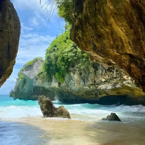 Hidden Shores: South Kuta Beach Exploration (Suluban, Bingin, Balangan Beach)