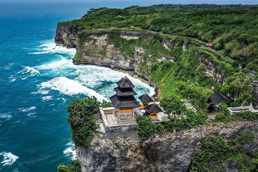 Bali Tour Cliff Views